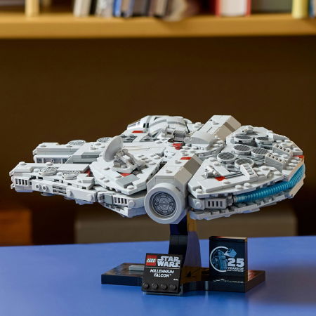 LEGO® Star Wars -  Millennium Falcon™ (75375), 921 piese [5]