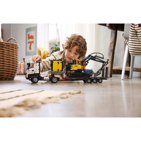 LEGO® Technic - Camionul FMX si excavatorul electric EC230 de la Volvo (42175), 2274 piese [3]