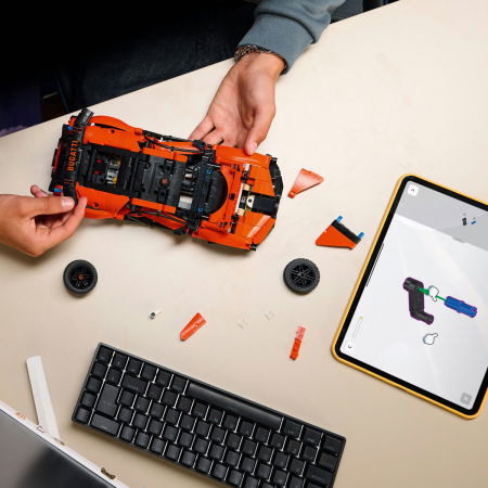 LEGO® Technic -  Hipermasina Bugatti Chiron Pur Sport (42222), 771 piese [6]