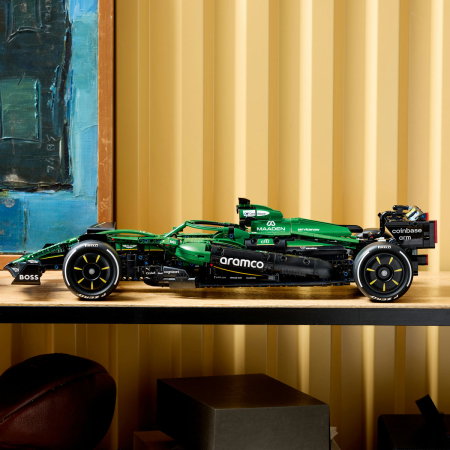 LEGO® Technic -  Mașina F1® Aston Martin Aramco AMR25 (42240), 1547 piese [8]