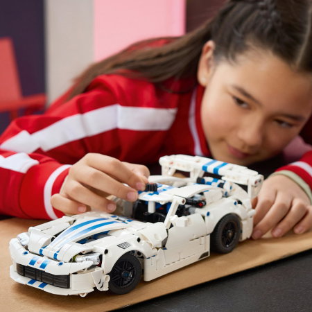 LEGO® Technic - Masina sport Dodge Viper GTS-R (42234), 805 piese [3]