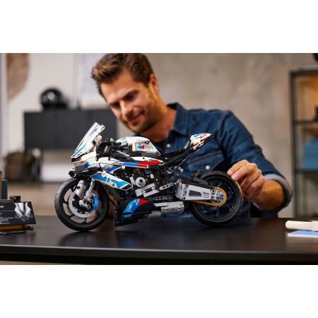  LEGO®  Technic - Motocicleta BMW M1000 RR K66 (42130), 1920 piese [3]