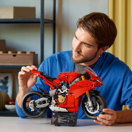  LEGO®  Technic - Motocicleta Ducati Panigale V4 S (42202), 1603 piese [4]
