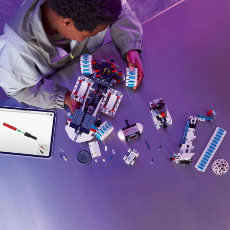 LEGO®  Technic - Vehicul spatial Rover Lunar Outpost (42211), 1082 piese [3]