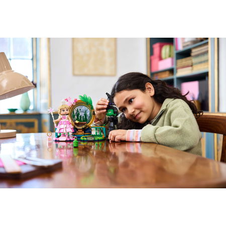 LEGO® Wicked -  Figurinele Elphaba si Glinda (75682), 558 piese [5]
