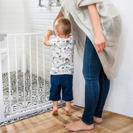 Pachet poarta de siguranta pentru copii si 2 extensii, dimensiuni ajustabile 71-104 cm, Empria, Alb [12]