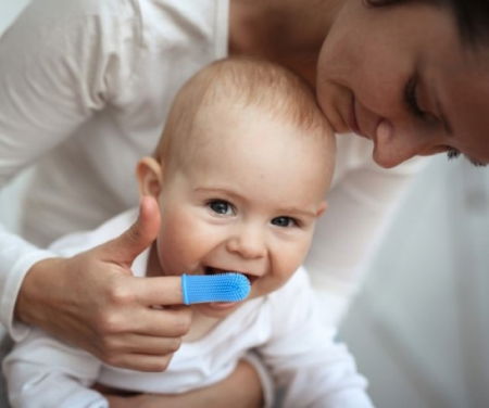 Periuta de dinti degetar 360° din silicon pentru gingii bebe, Empria, Diverse culori [3]