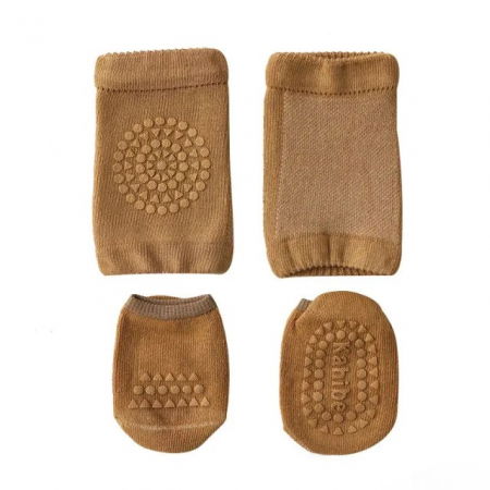 Protectii utile - Set protectii anti-alunecare copil, genunchiere si sosete, Diverse Culori
