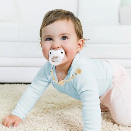 Accesorii bebelusi / nou-nascuti - Suport cu bile pentru suzeta, BabyJem, din lemn, Diverse modele