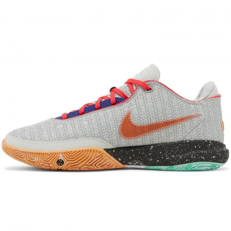 NIKE Lebron XX - DJ5423-002 [1]