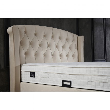 Paturi cu Saltele - Set Pat tapitat ROSE 160x200 cm, cu saltea, somiera rabatabila si spatiu depozitare, stofa bej + 2 Noptiere BLACKBERRY cu 1 usa, stofa bej