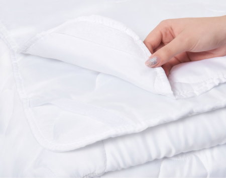 Textile cu Reducere - Pilota 4 Anotimpuri 150x200 dubla, HypoallergenicMed, medicinala si hipoalergenica, din microfibra, siliconizata si lavabila la 95 de grade, izolatie termica