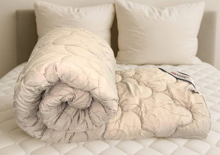 Produs în România - Pilota Duo Comfort Latte 200×220, Somnart, matlasata, umplutura medie-groasa 300 gr/mp, pentru primavara - toamna