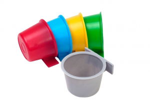 Porumbei - Hrănitor și adăpător tip pahar pentru cuști de expoziție diverse culori