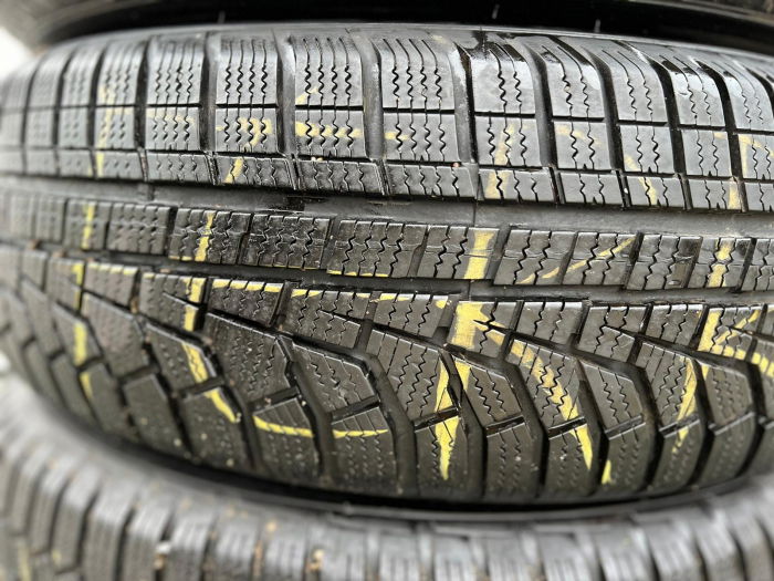 Set 2 anvelope 215/70 R16 100T sh iarna Hankook 6mm cu garantie [2]