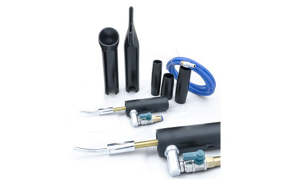 Dispozitiv cu aer comprimat,cu conexiune la aspirator, cu duză rotativă din metal și furtun [3]