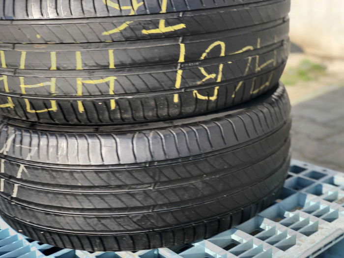 set 2 anvelope 235/55 R17 sh vara Michelin 5mm cu garantie [1]