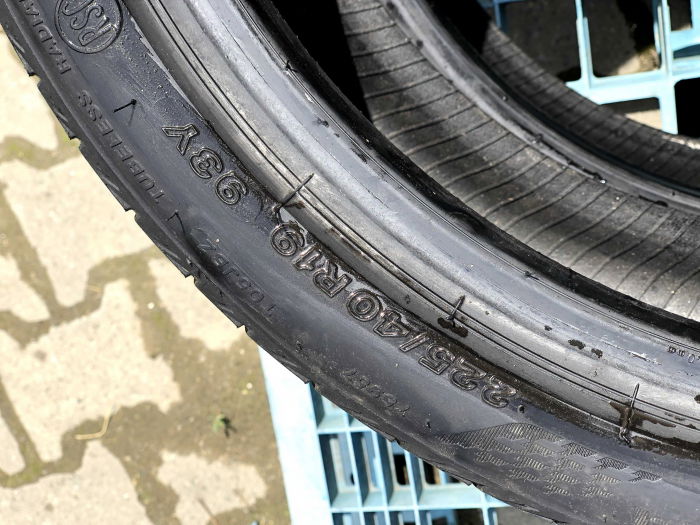 set 2 anvelope 225/40 R19 sh vara Bridgestone 5.5mm cu garantie [5]