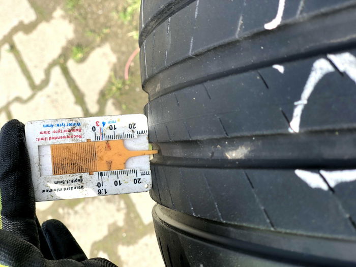 set 2 anvelope 225/40 R19 sh vara Bridgestone 5.5mm cu garantie [7]