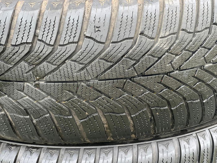 set 2 anvelope 215/60 R17 100V sh iarna Kumho 7.5mm cu garantie [2]