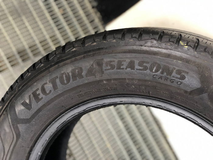 Anvelopa 205/65 R16C 107/105T sh iarna Goodyear 5 mm cu garantie [4]