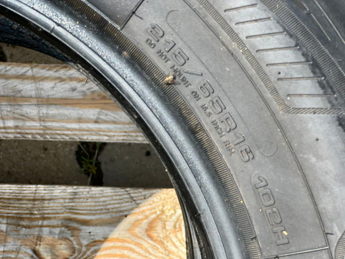 set 2 anvelope 215/65 R16 102H sh iarna Goodyear 6.5mm cu garantie [4]