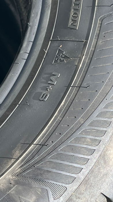 set 4 anvelope 215/65 R16 102H sh iarna Goodyear 6.5mm cu garantie [8]