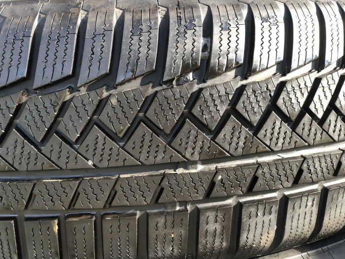 set 2 anvelope 215/65 R17 99H sh iarna Continental 7mm cu garantie [2]