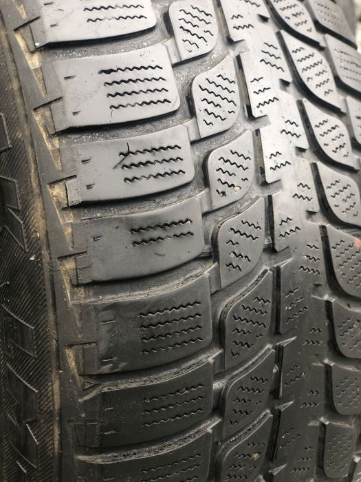 Anvelopa 225/50 R17 94H sh iarna Runflat Bridgestone 5mm cu garantie [2]