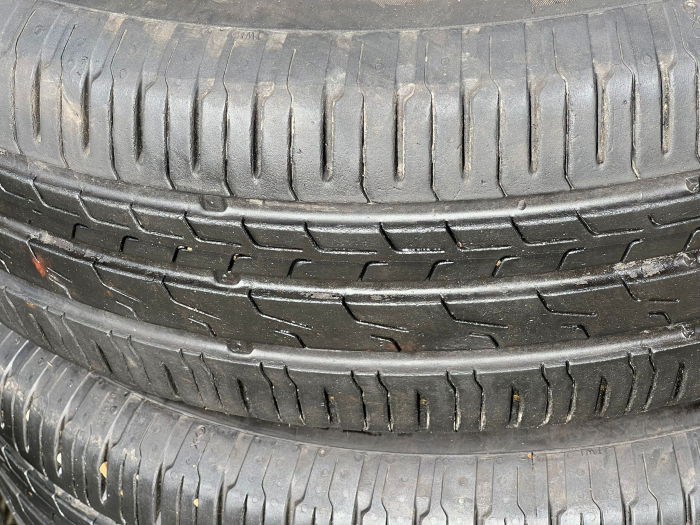 set 4 anvelope 185/65 R15 88H sh vara Continental 6.5mm cu garantie [5]