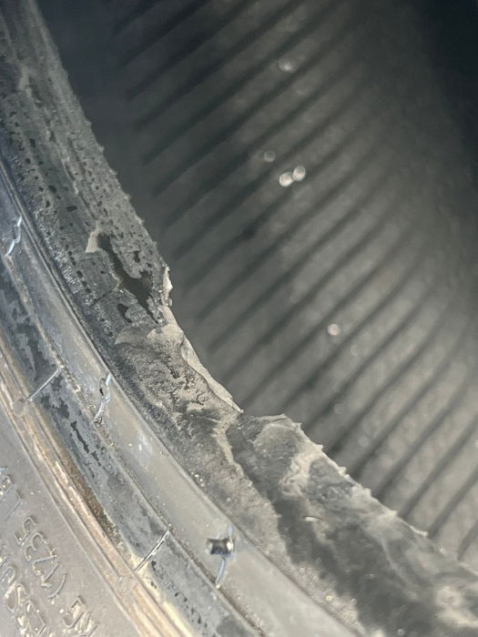 set 4 anvelope 185/65 R15 88H sh vara Continental 6.5mm cu garantie [11]