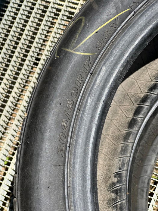 set 2 anvelope 205/50 r17 93V sh iarna Roadstone 7mm cu garantie [6]