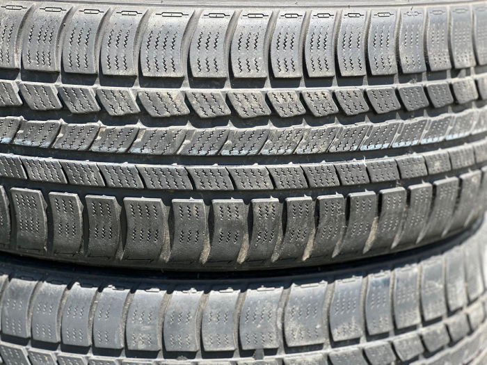 set 2 anvelope 205/50 r17 93V sh iarna Roadstone 7mm cu garantie [2]