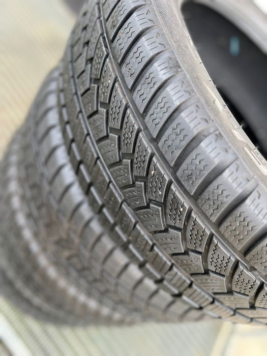 set 2 anvelope 215/55 R18 95H sh iarna Hifly 6.5-7mm cu garantie [2]