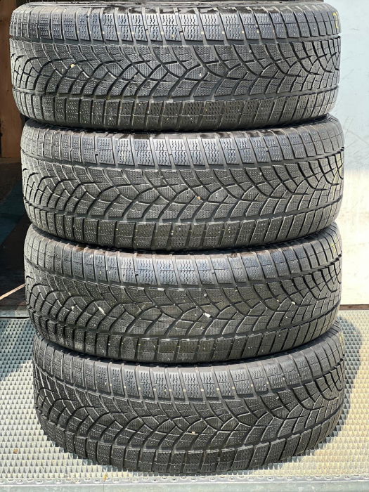 set 4 anvelope 235/50 R20 104T sh iarna Goodyear 7.5mm cu garantie [1]