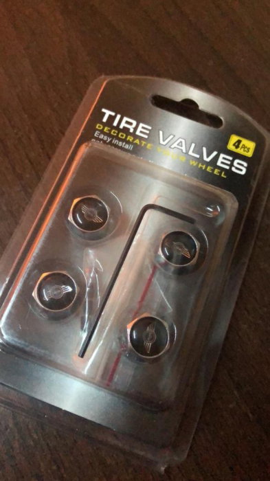 set 4 capace valve cu antifurt MINI BMW VW SKODA AUDI PORSCHE [1]