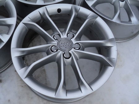 Capac pentru jante aliaj de audi 135mm 8R0601165 [5]