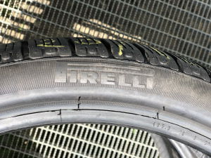 set 2 anvelope 235/35 R19 sh iarna Pirelli 7.5mm cu garantie [2]