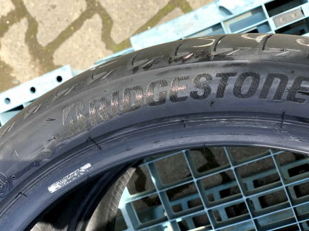 set 2 anvelope 225/40 R19 sh vara Bridgestone 5.5mm cu garantie [3]