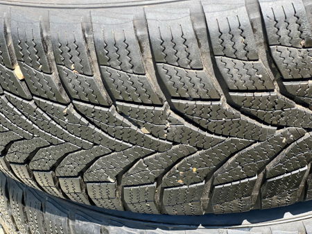 set 2 Anvelope 215/55 R17 98V sh iarna Nexen 8mm cu garantie [1]