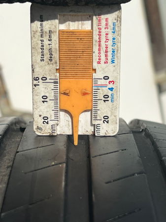 set 4 anvelope 215/55 R17 98W sh vara Goodyear 6.5mm cu garantie [7]