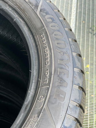 set 4 anvelope 235/50 R20 104T sh iarna Goodyear 7.5mm cu garantie [5]