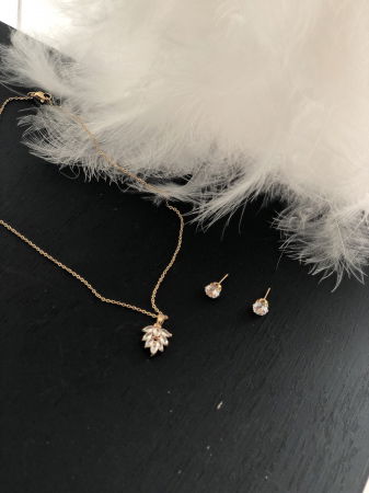 Set simplu 3 buc pentru femei ceas, doi cercei, colier, cutie roz [4]