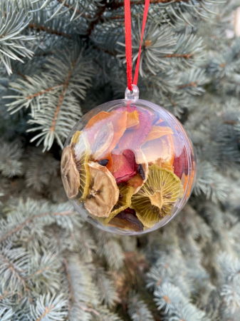 Cadouri - decoratiune glob delicii mix fructe deshidratate