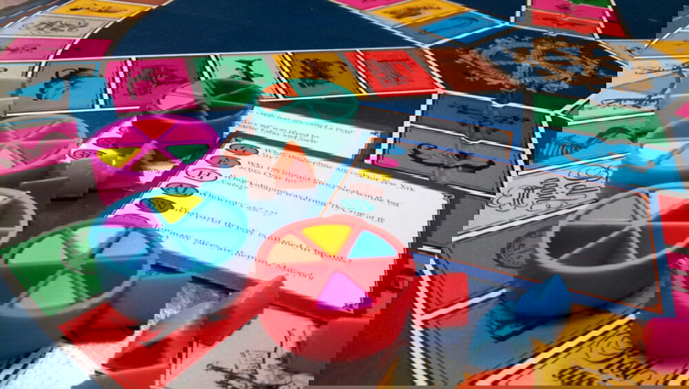 10 fun facts despre jocul Trivial Pursuit