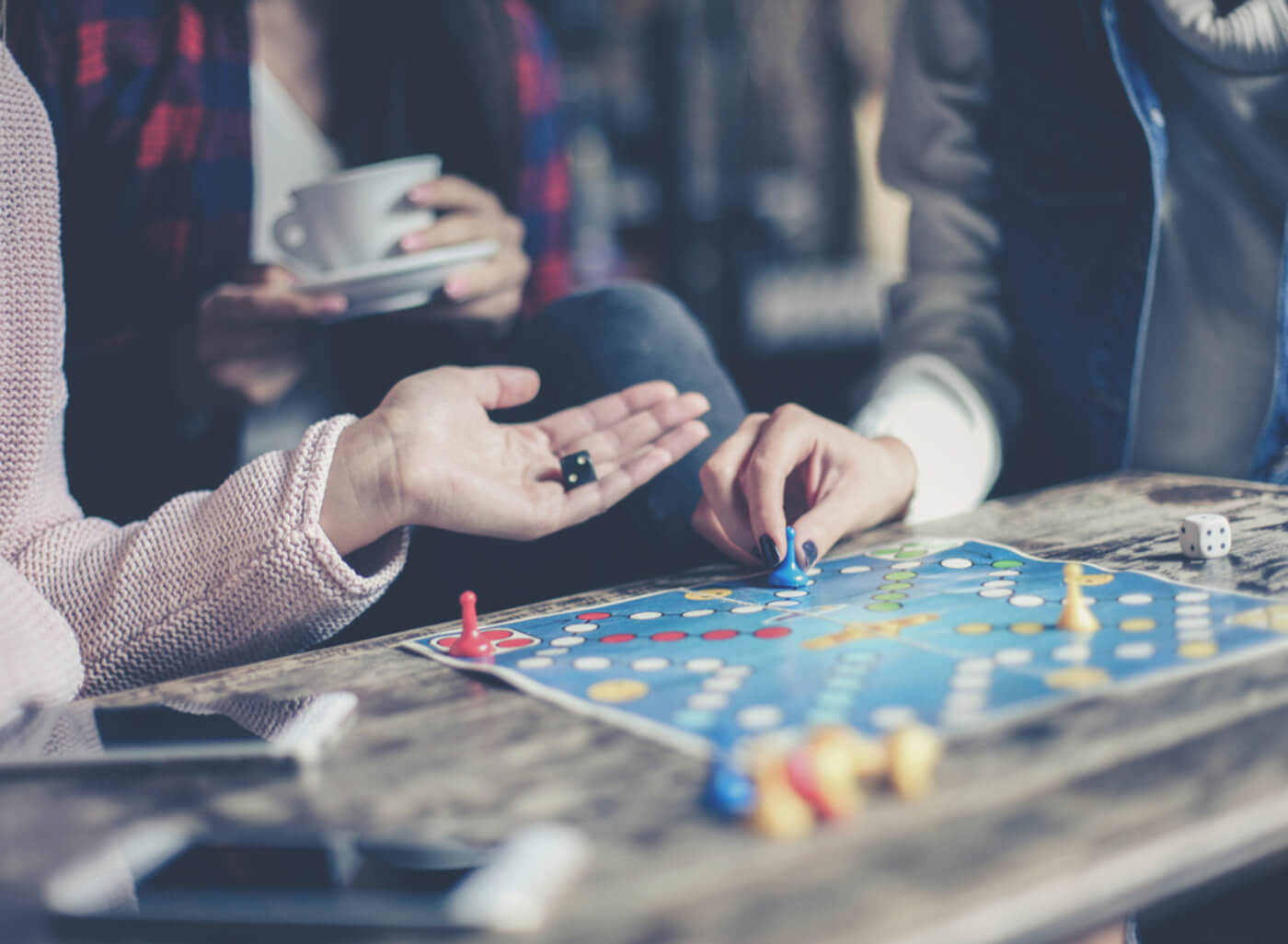 Alege sa iti Surprinzi Prietenii cu Jocuri de Societate adulti