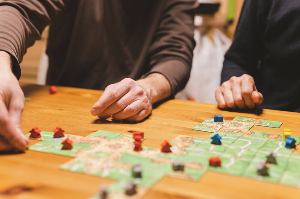 Pornește într-o aventură medievală cu jocurile Carcassonne