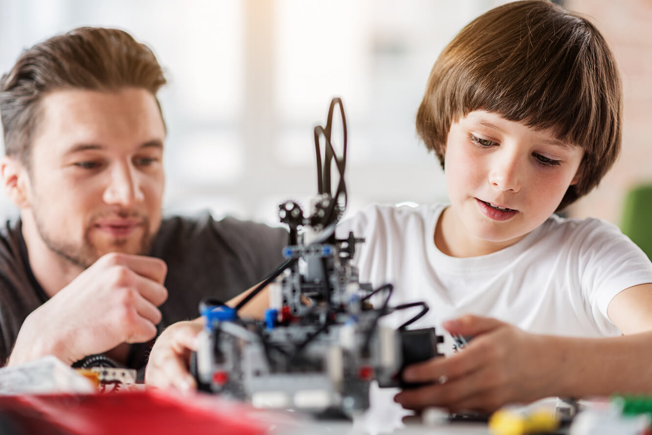 Tipuri de jocuri recomandate pentru dezvoltarea copilului