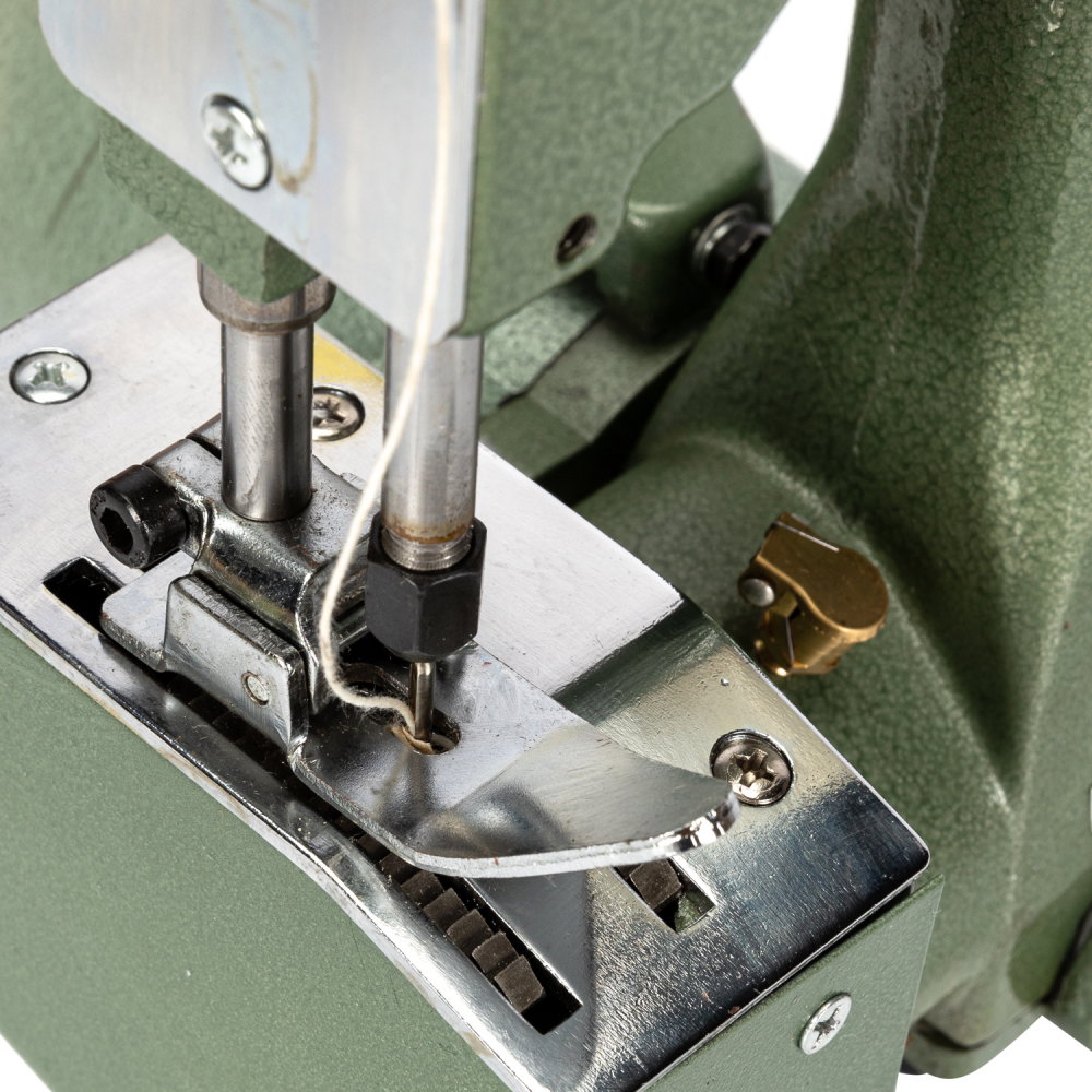 Masina de cusut saci Micul Fermier GF-0015 130W [4]