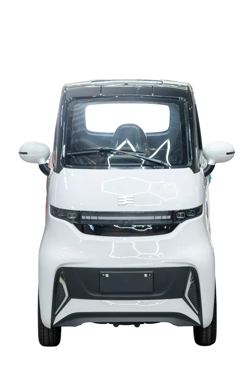 Masina electrica fara permis BLADE CITY Plus Alb-Negru cu aer conditionat [16]